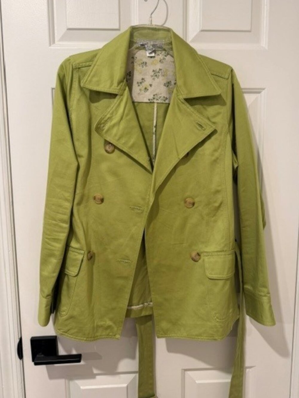 Lightweight Belted Short Green Trench Coat - Size M.